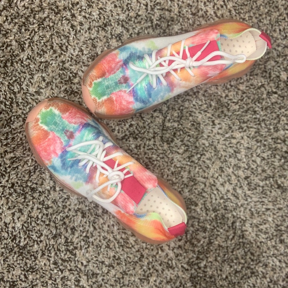 Shoes - Picture 4 of 4